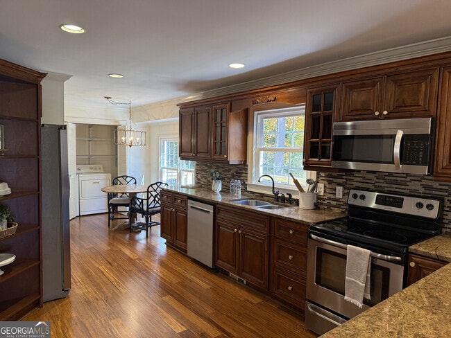 Building Photo - 1610 Old Mill Crossing NE