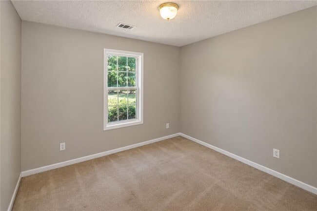 Building Photo - 227 Westwind Dr