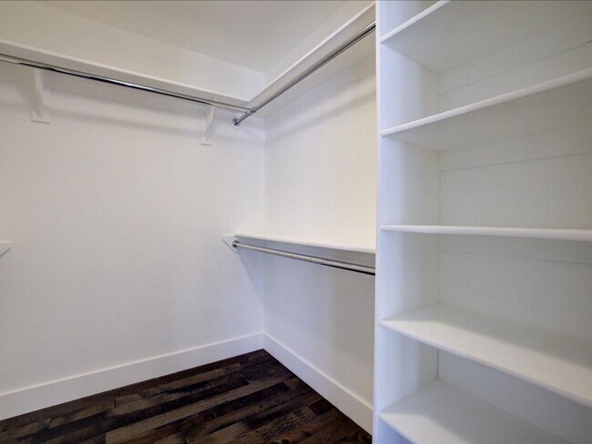 Building Photo - Stunning 4-Bedroom Home with Open Layout & Large Backyard!