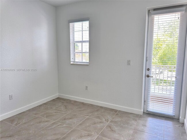 Building Photo - 7905 SW 120th Ave