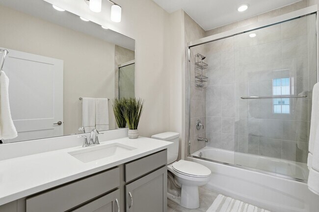 Building Photo - Fully Furnished 3 Bedroom, 3.5 Bath Townhome