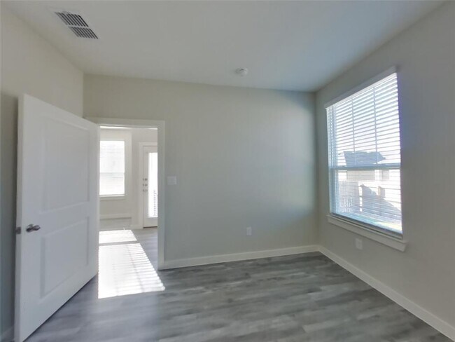 Building Photo - 1637 Palo Verde Wy