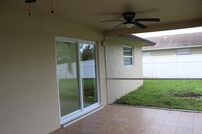 Building Photo - 137 Alcazar St
