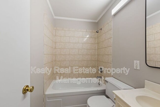 Building Photo - 137 Amber St