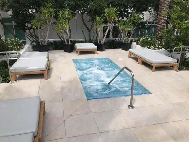 Building Photo - 950 Brickell Bay Dr