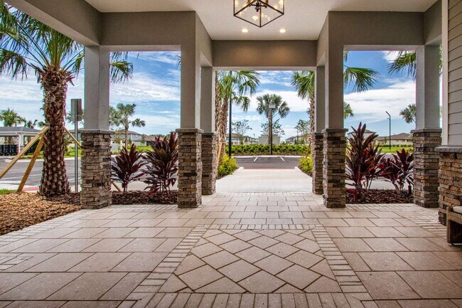 Building Photo - Lakeside Luxury in Parrish - 5 Bedroom BRA...