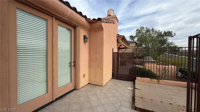 Building Photo - 1274 Calcione Dr
