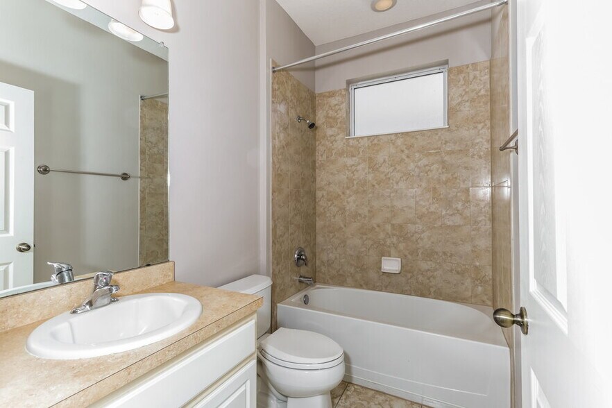 Building Photo - 808 College Chase Dr