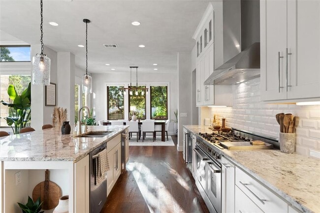 Building Photo - 1002 Meriden Ln