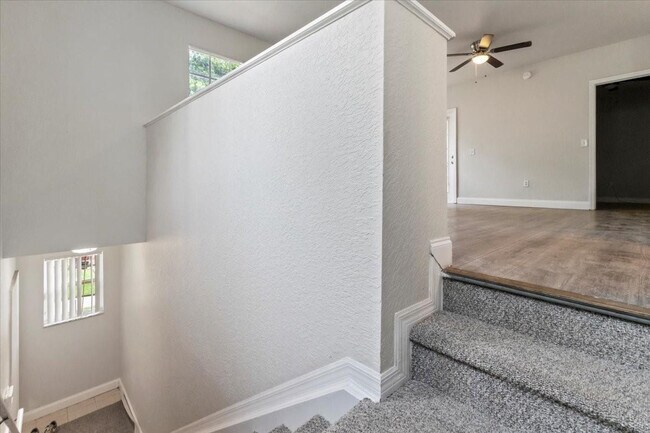 Building Photo - 2301 Belmont Ln