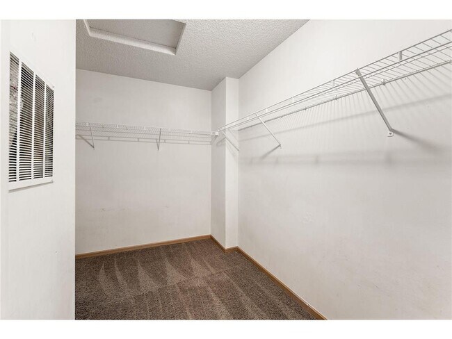 Building Photo - 14975 Pinto Ln