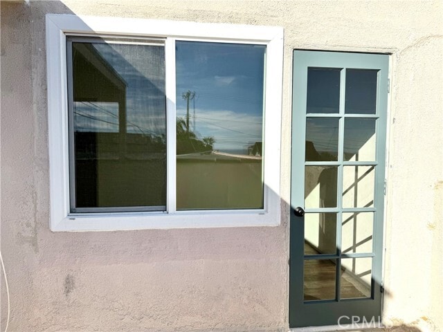 Building Photo - 526 Shepard St