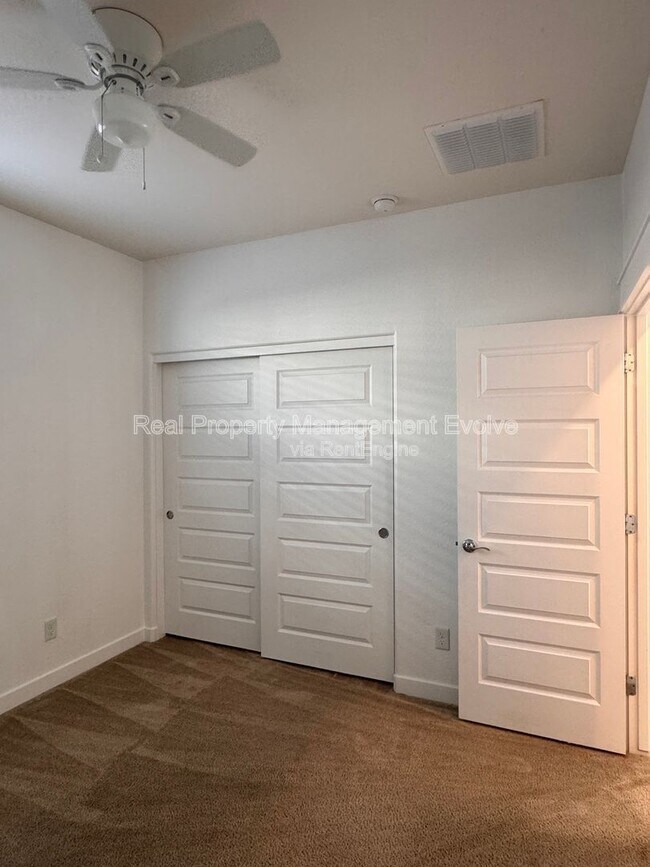 Building Photo - 15811 N 74th Ln