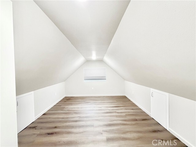 Building Photo - 401 W Erna Ave