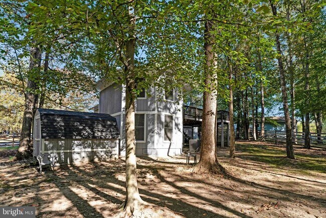 Building Photo - 8115 King Arthurs Ct