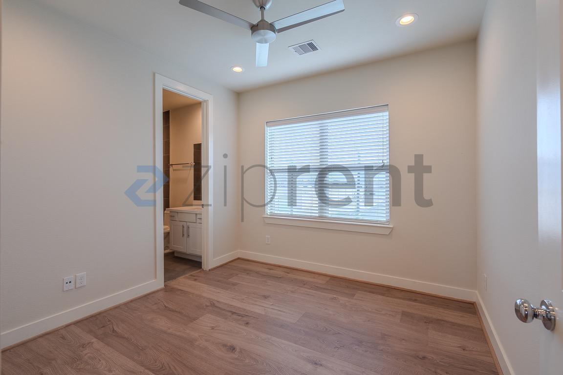 Building Photo - 5209 Allen St