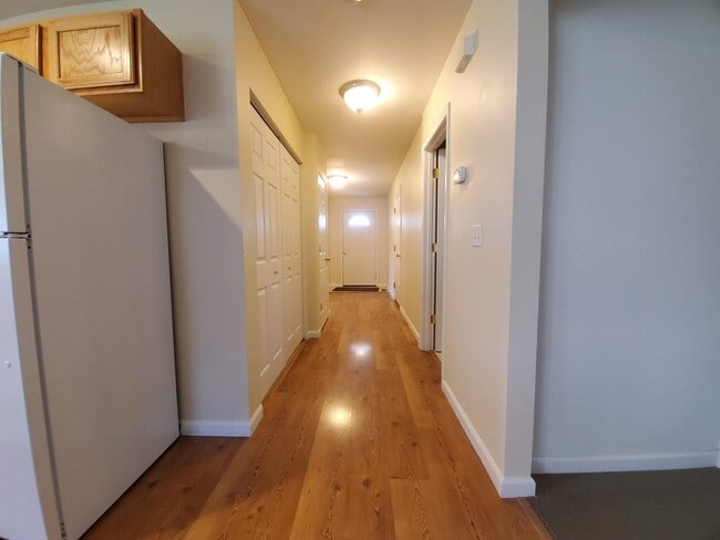 Building Photo - 184 Droulliard Ave