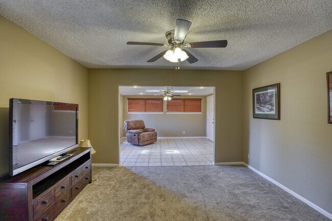 Building Photo - 1406 Broken Hills Dr