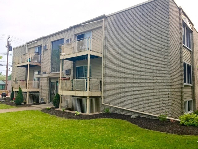 Building Photo - Garden Park Apartments - 30600 Pardo