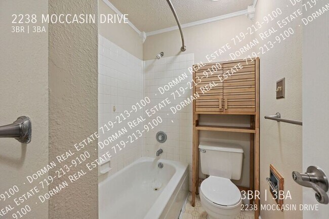 Building Photo - 2238 Moccassin Dr