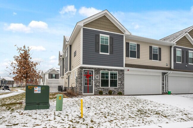 Building Photo - 11032 Zest St NE