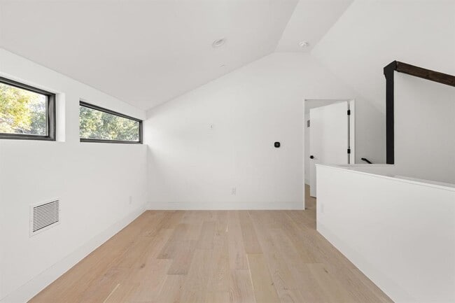 Building Photo - 1603 Chelsea Ln