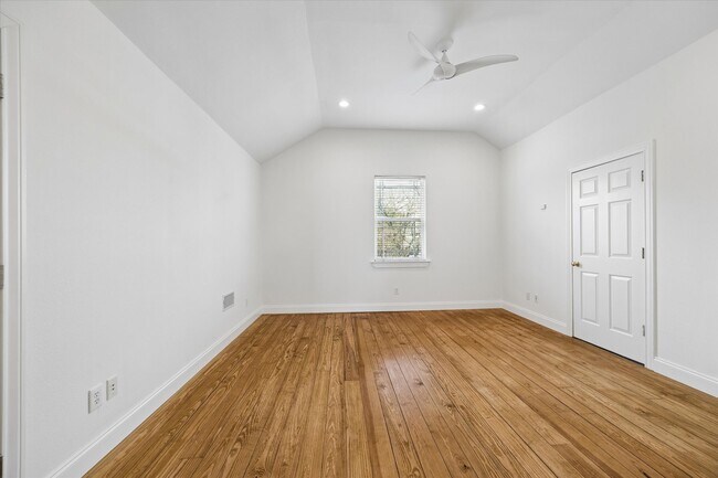 Building Photo - 4011 Garrott St