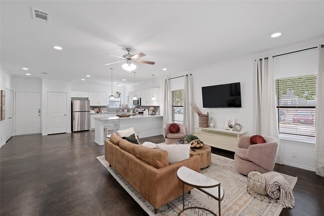 Building Photo - 12907 Englemann Dr