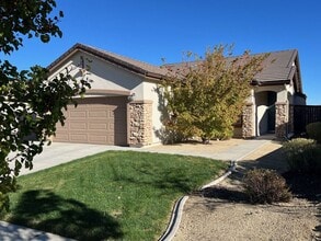 Building Photo - Del Webb Home Available