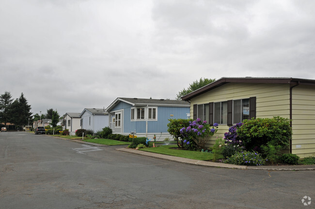 Building Photo - Canby Manor Mobile Court