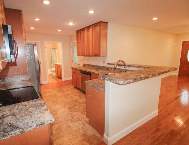 Building Photo - 241 Sweetgrass Ln