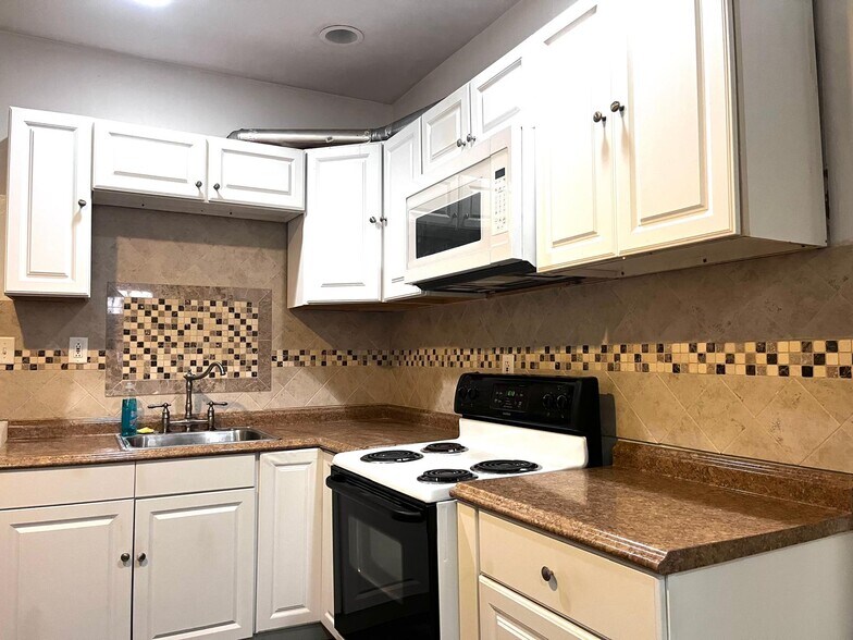 Kitchen - 1731 French St