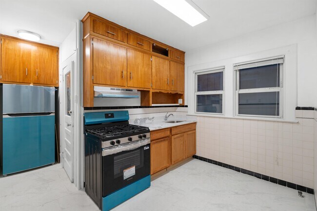 Building Photo - 616 Chestnut St