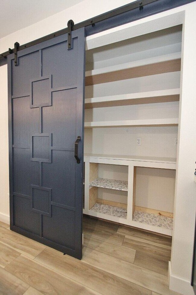 Building Photo - Single-Level Home in Quiet Neighborhood