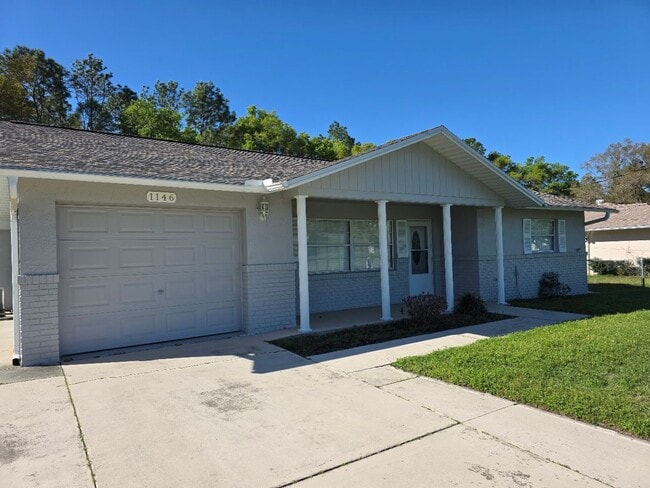 Building Photo - 2 bedroom, 1.5 bath home with 1 car garage