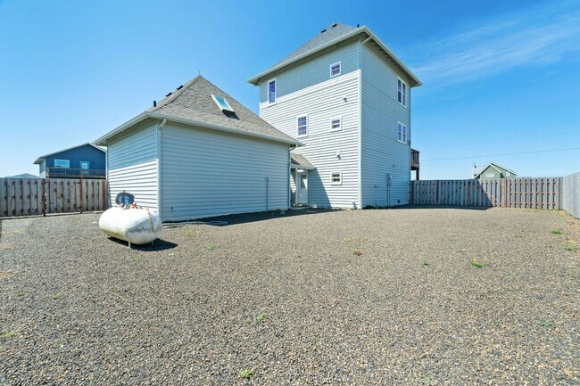 Building Photo - 1140 Ocean Shores Blvd SW