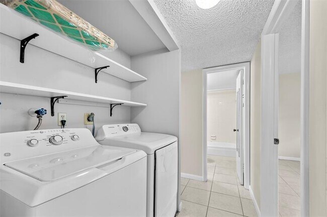 Building Photo - 7173 Orange Dr