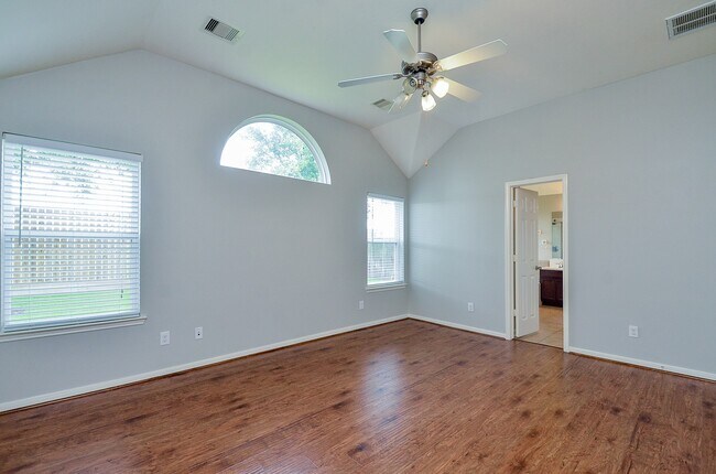 Building Photo - 24514 Springwood Glen Ln