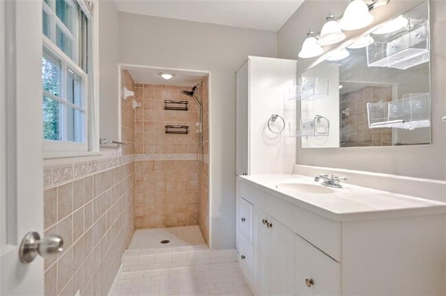 Building Photo - 4377 Vintage Ln