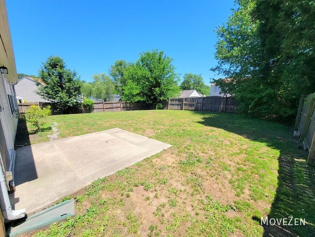 Building Photo - 6032 Saybrooke Dr