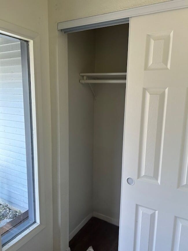 Building Photo - 2262 square foot 4/2.5/2 home