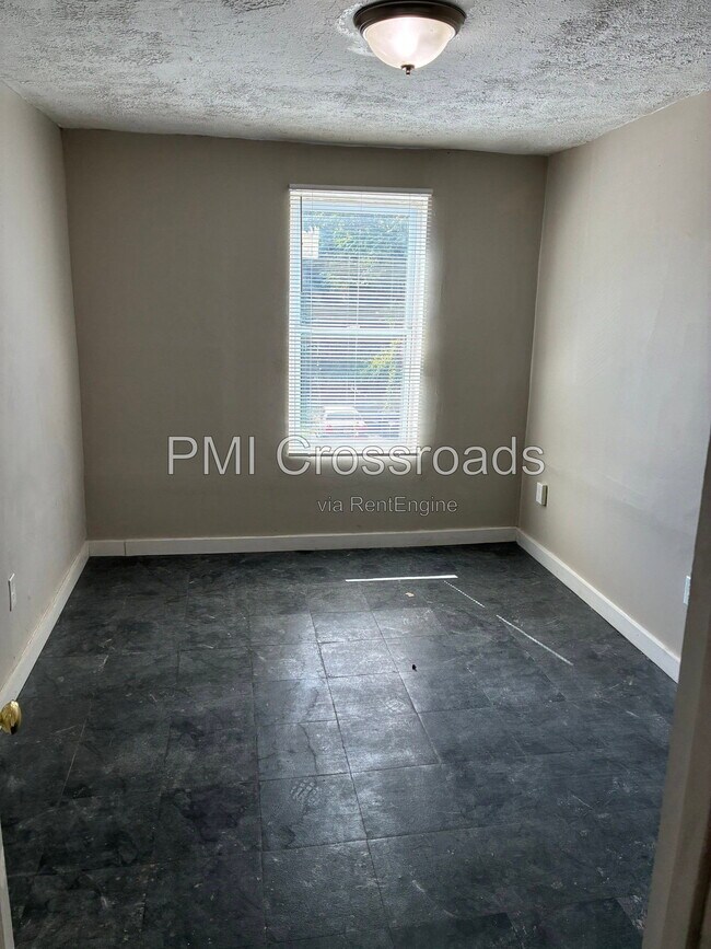 Building Photo - 2163 E 84th St