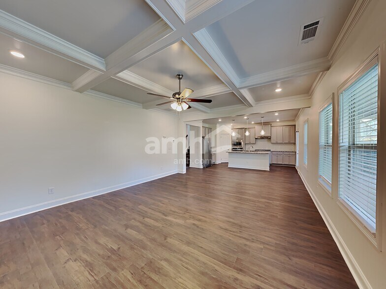 Building Photo - 146 Cottontail Ln