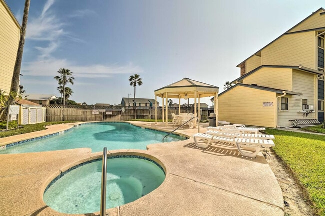 Building Photo - 15425 Fortuna Bay Dr