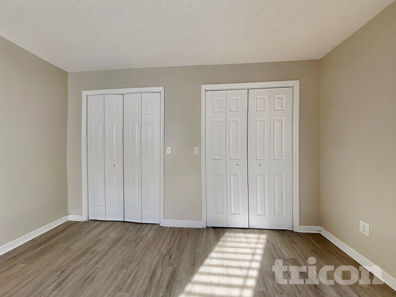 Building Photo - 801 Maraval Ct