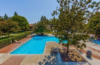 Building Photo - 1000 W MacArthur Blvd