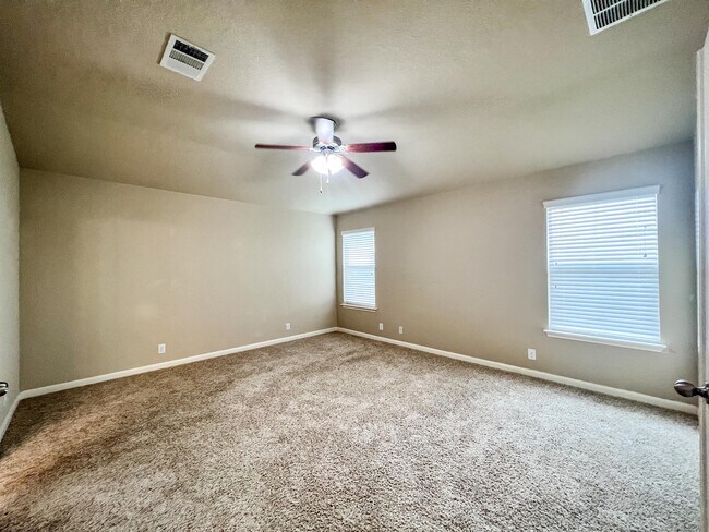 Building Photo - 923 Avery Pkwy