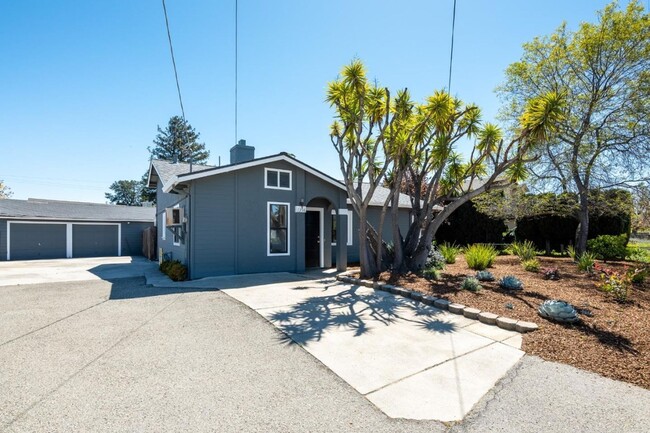 Primary Photo - BRIGHT, OPEN LAYOUT SUNNYVALE HOME ||