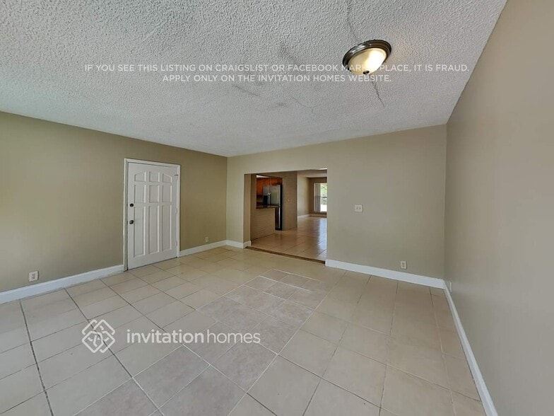 Building Photo - 2240 NE 62nd Ct