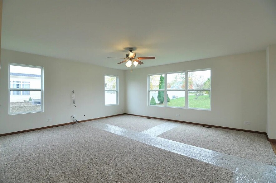 Building Photo - 1645 Prairieview Blvd